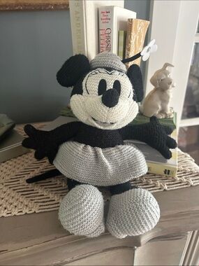 Disney park Steamboat Minnie Mouse Style Plush - Black & Light Gray